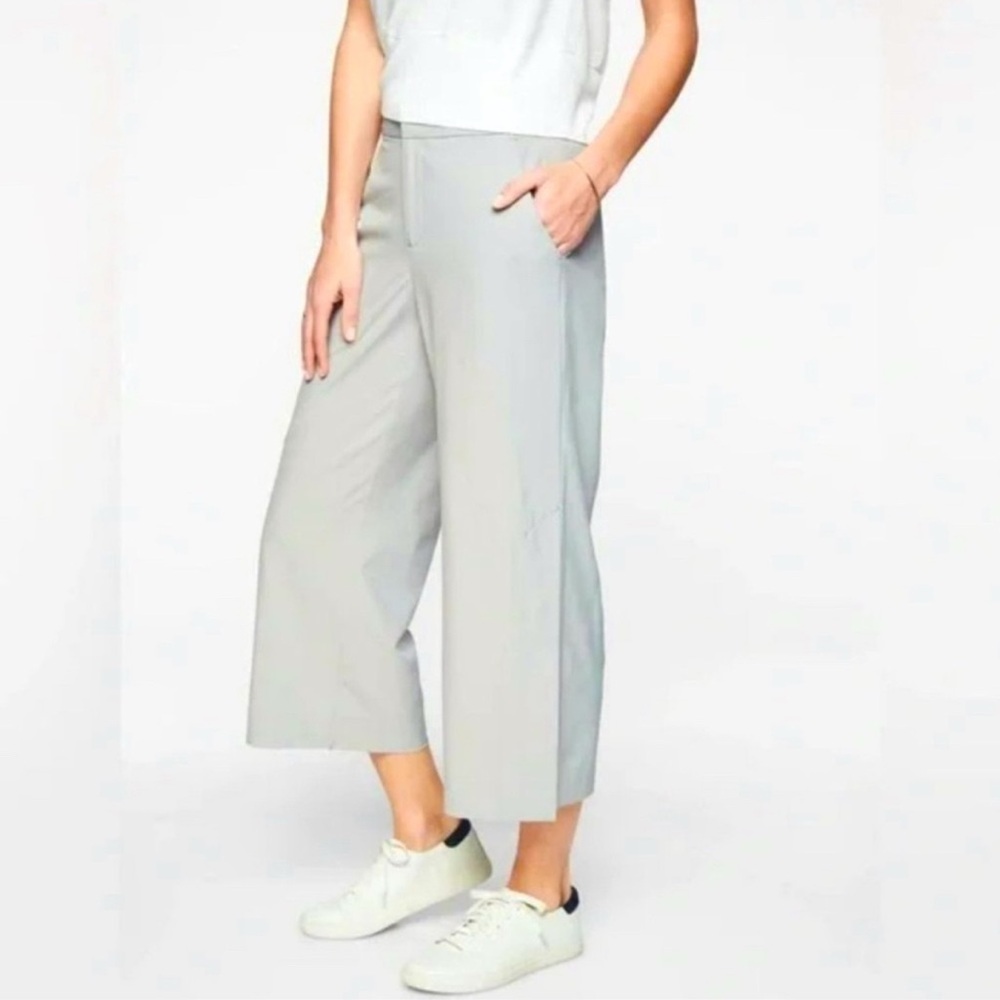 Athleta Tribeca Crop Wide Leg Pants Size 2 Light Grey